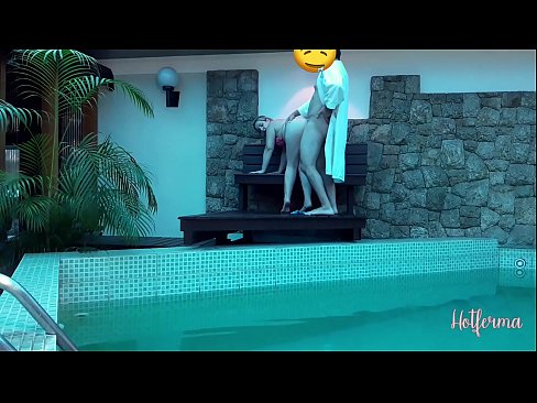 ❤️ Il capo invita la cameriera alla piscina, ma non poteva resistere a un caldo ️ Video di sesso al it.ru-pp.ru ☑